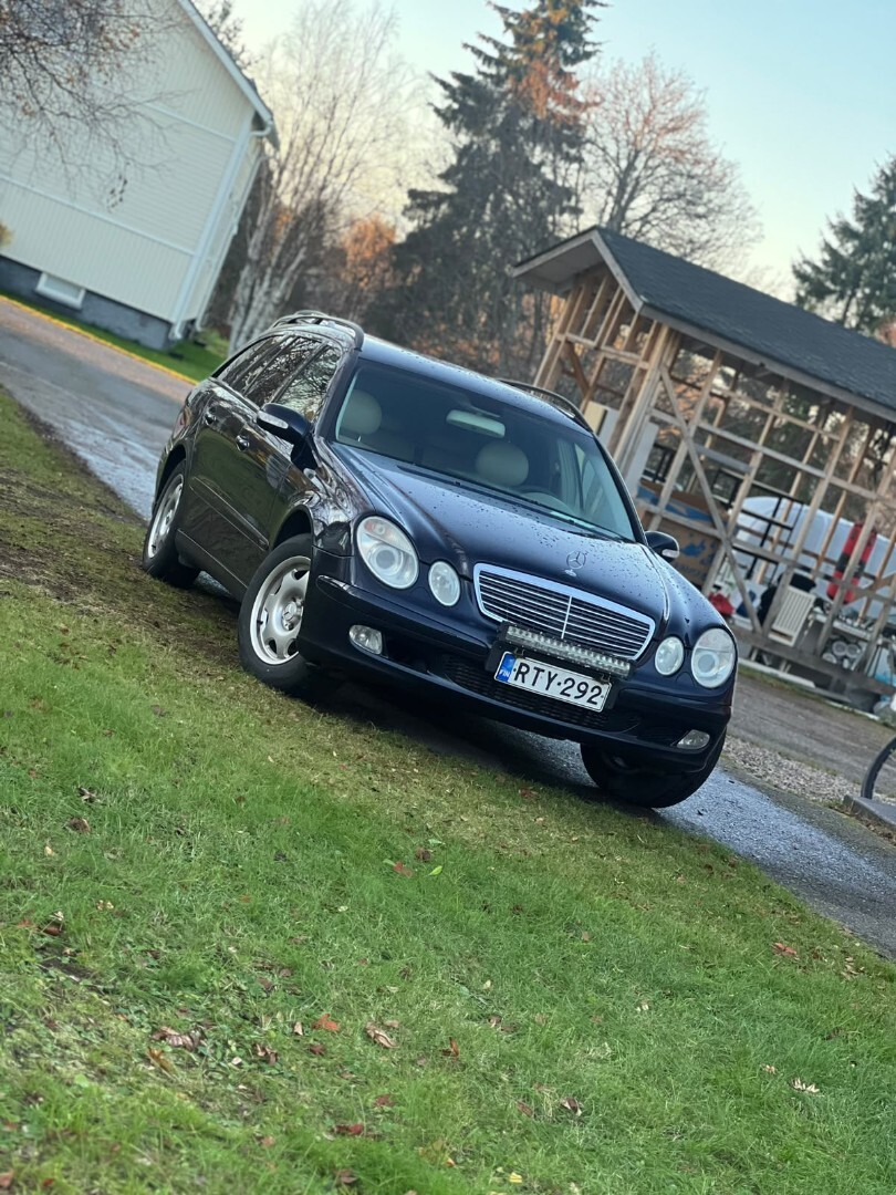 Mercedes-Benz E 220
