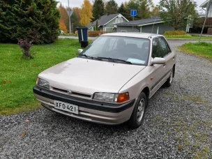 Mazda 323