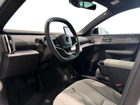 Volvo EX30 Cross Country
