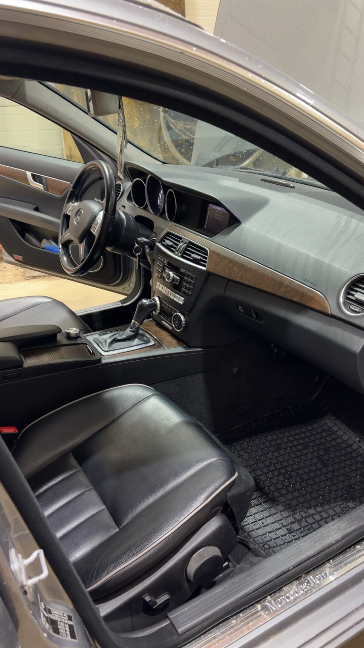Mercedes-Benz C 2011, kuva 7/10