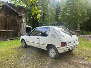 Peugeot 205