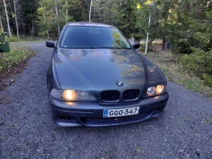 BMW 528