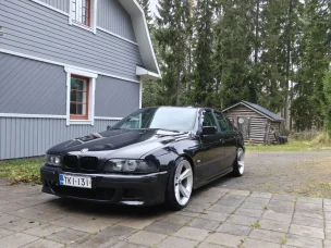 BMW 528