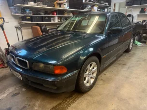 BMW 728