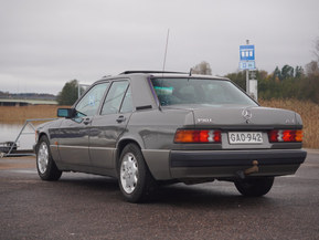 Mercedes-Benz 190