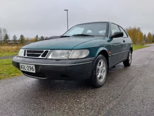 Saab 900
