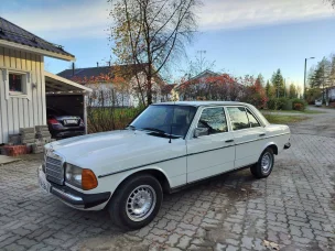 Mercedes-Benz 240