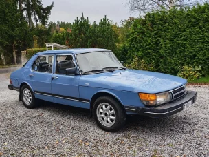 Saab 900