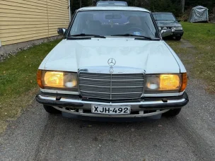 Mercedes-Benz 240