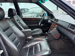 Mercedes-Benz E 320