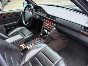 Mercedes-Benz E 320