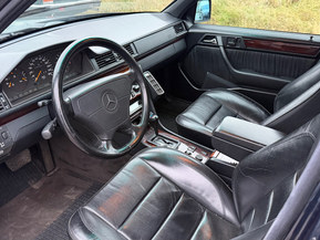 Mercedes-Benz E 320