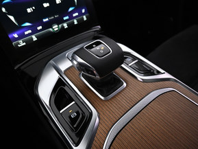 Hongqi E-HS9