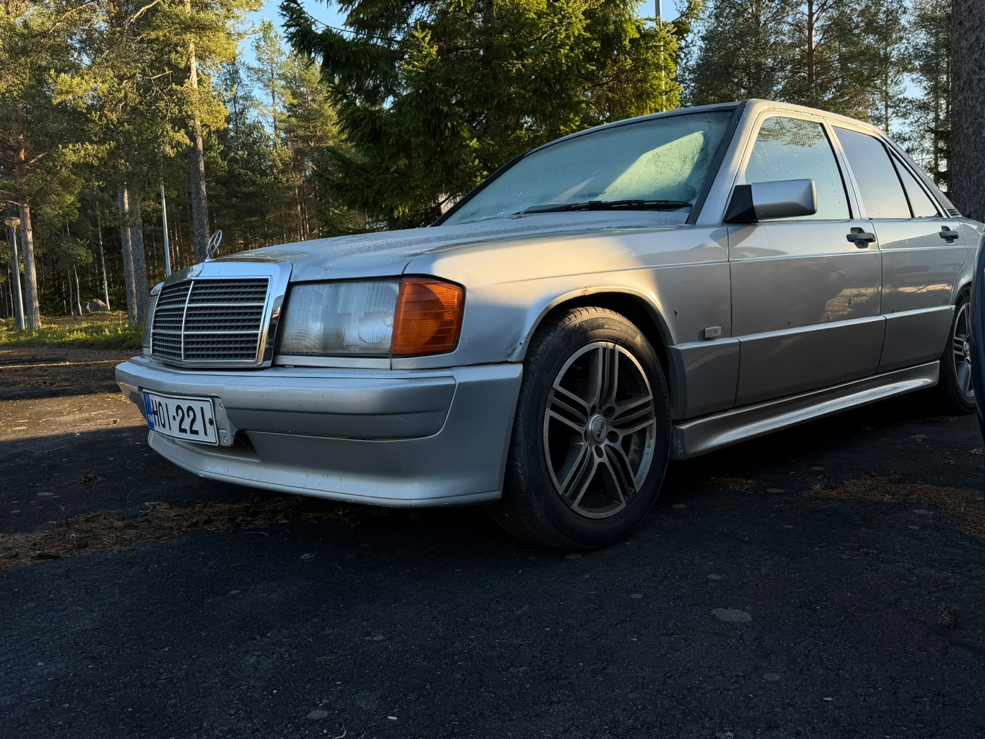 Mercedes-Benz 190 1987, photo 2/15