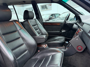 Mercedes-Benz E 320