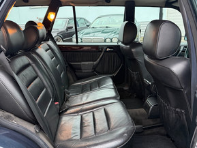 Mercedes-Benz E 320