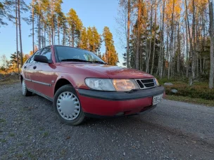 Saab 900