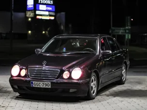 Mercedes-Benz 240
