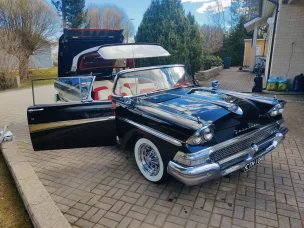Ford Fairlane