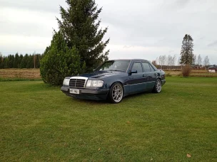 Mercedes-Benz 230