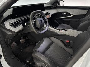 Peugeot e-3008