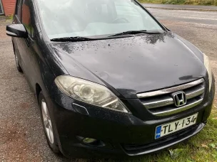 Honda FR-V