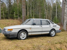 Saab 900