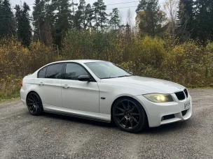 BMW 323