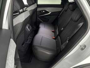 Peugeot e-3008