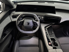 Peugeot e-3008