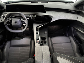 Peugeot e-3008