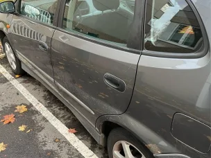 Nissan Almera Tino