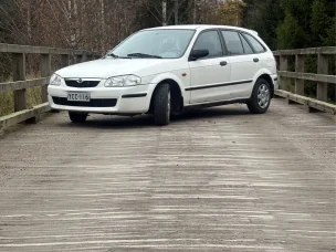 Mazda 323F