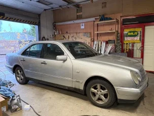Mercedes-Benz 240