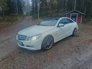 Mercedes-Benz 207