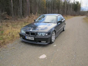 BMW 318iS