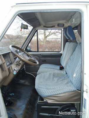 Peugeot J 5