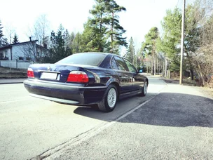 BMW 728