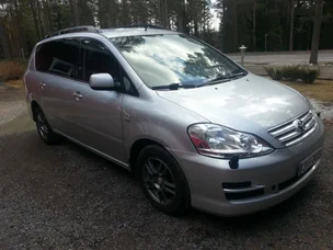 Toyota Avensis Verso