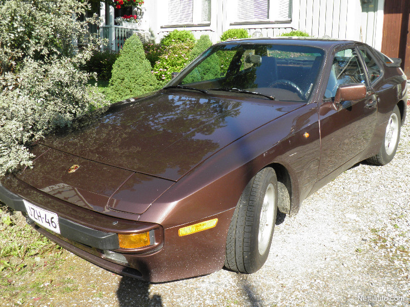 Porsche 944