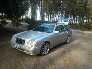 Mercedes-Benz 320