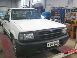 Mazda B2500