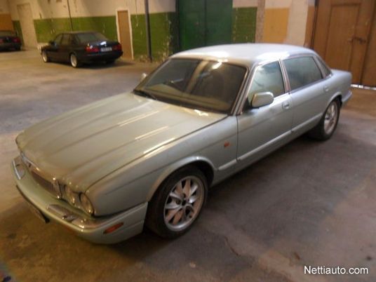 Jaguar XJ8