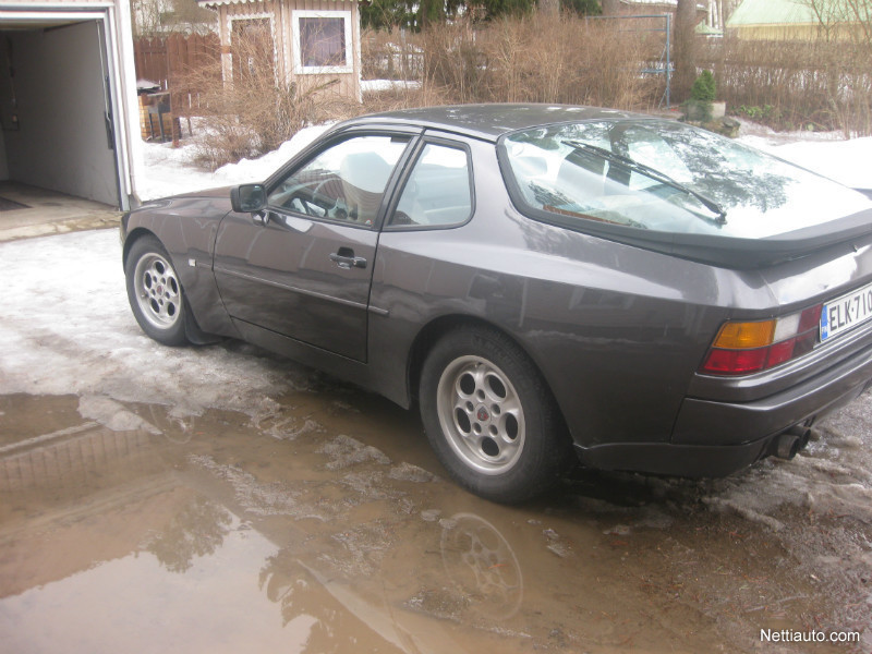 Porsche 944