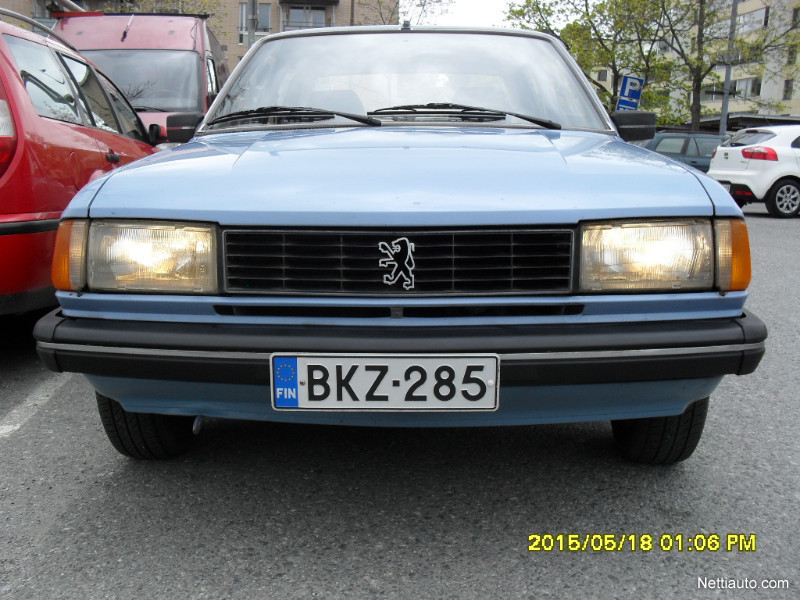 Peugeot 305