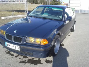 BMW 318iS