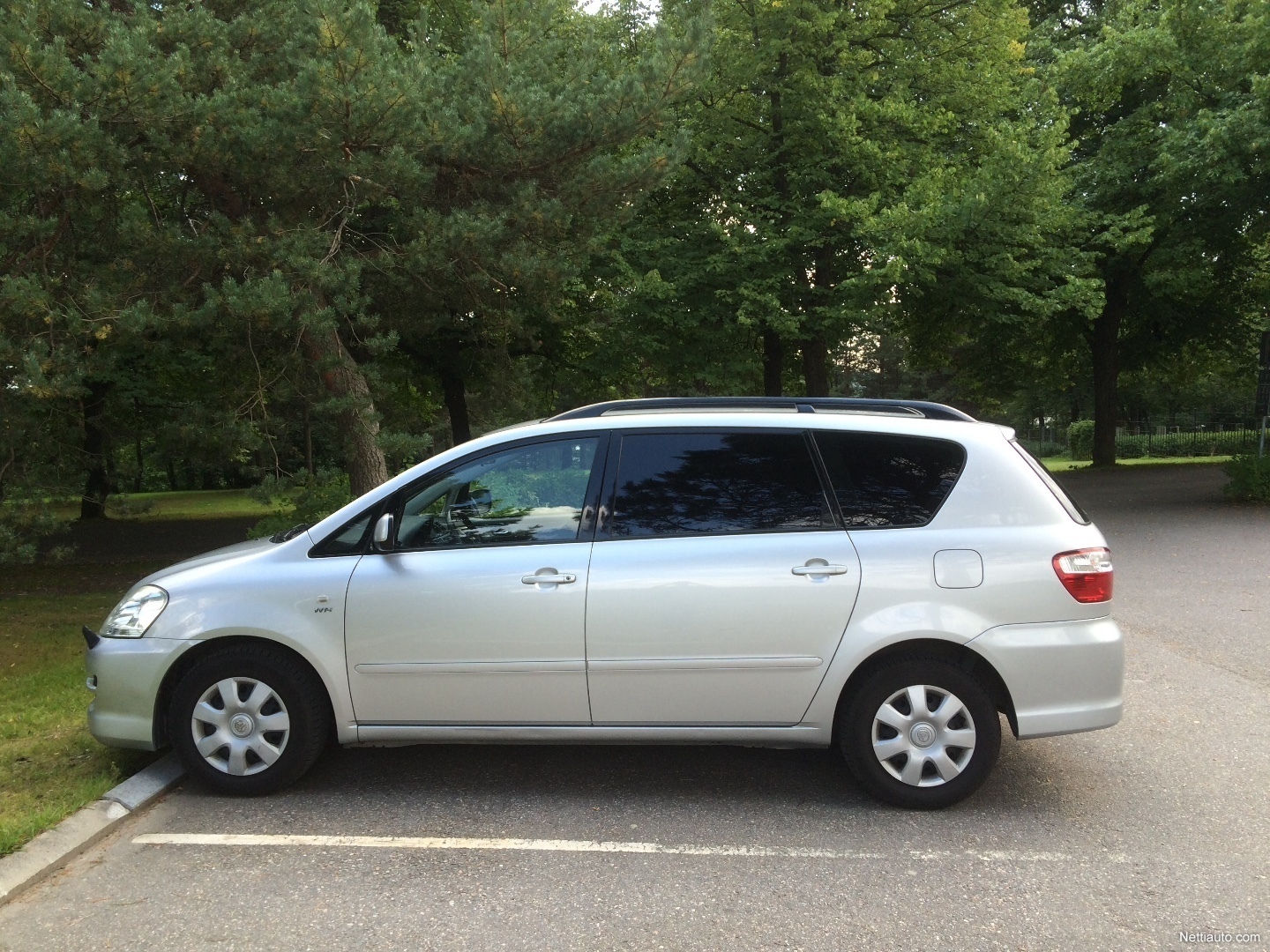 Toyota Avensis Verso