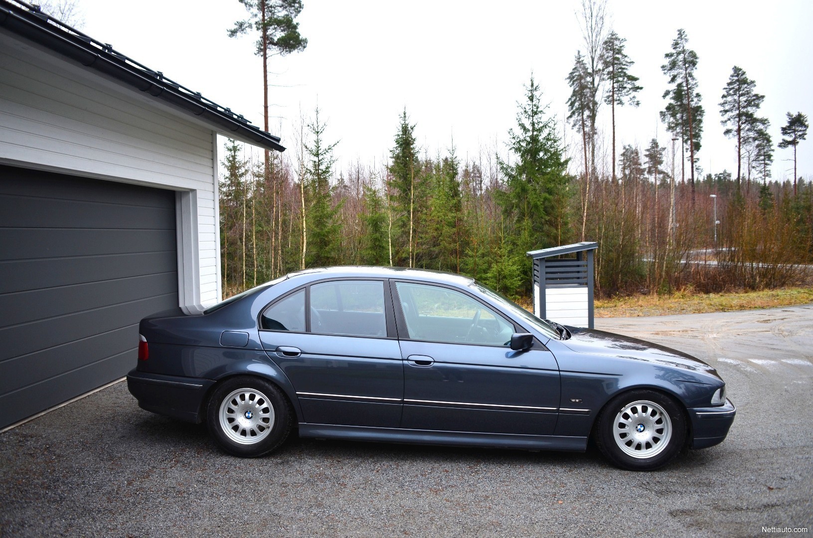 BMW 528