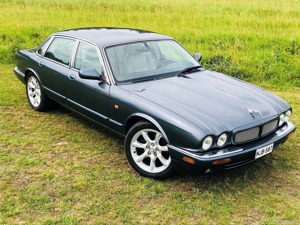 Jaguar XJR