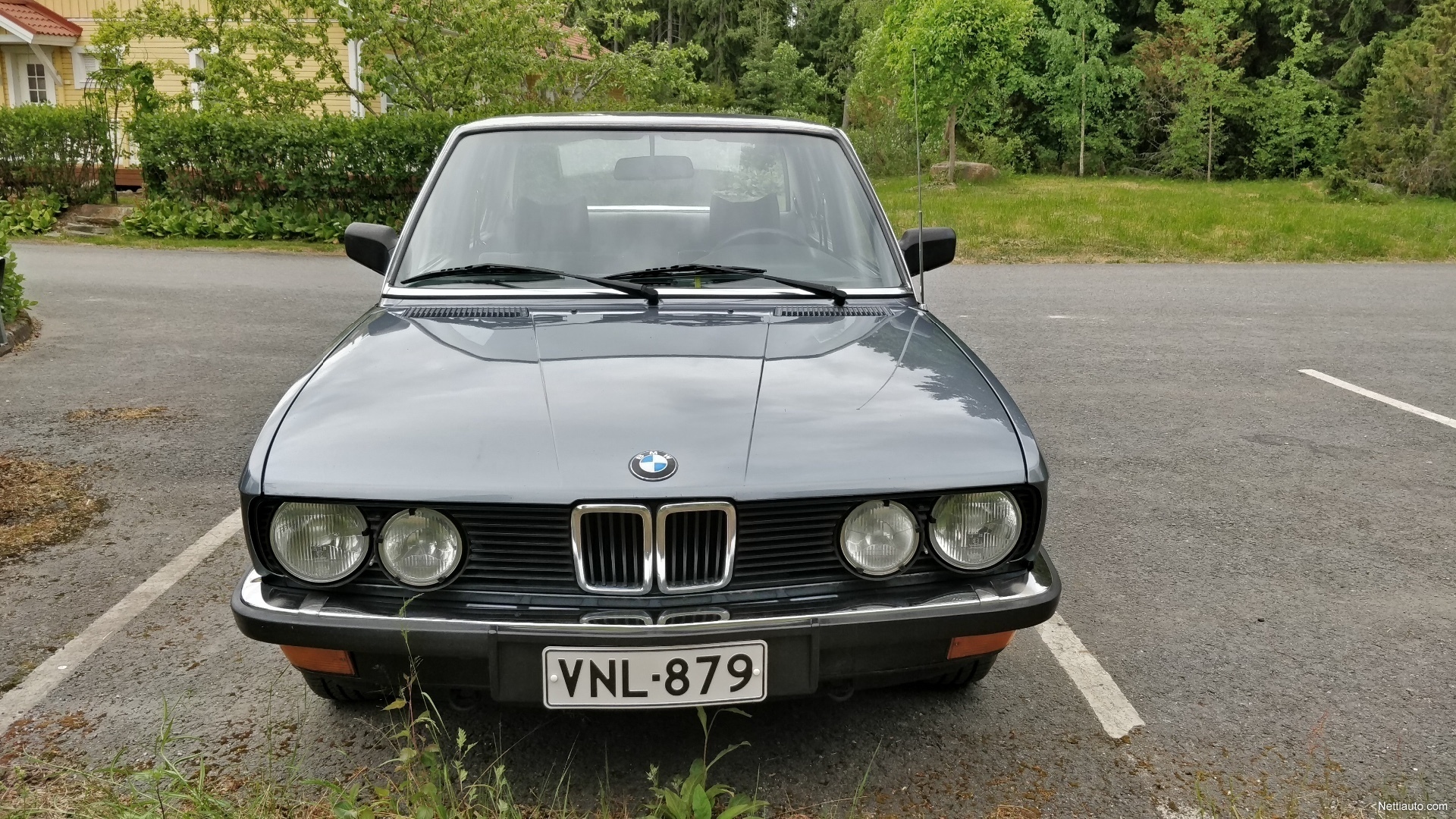 BMW 518